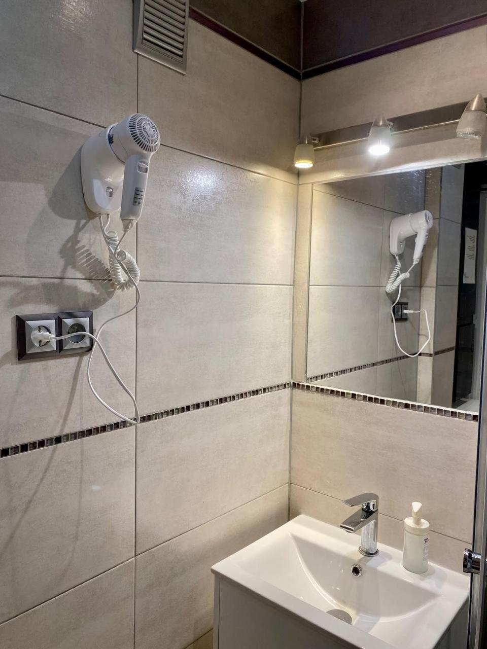 Halby Rooms Rondo Onz Варшава Экстерьер фото