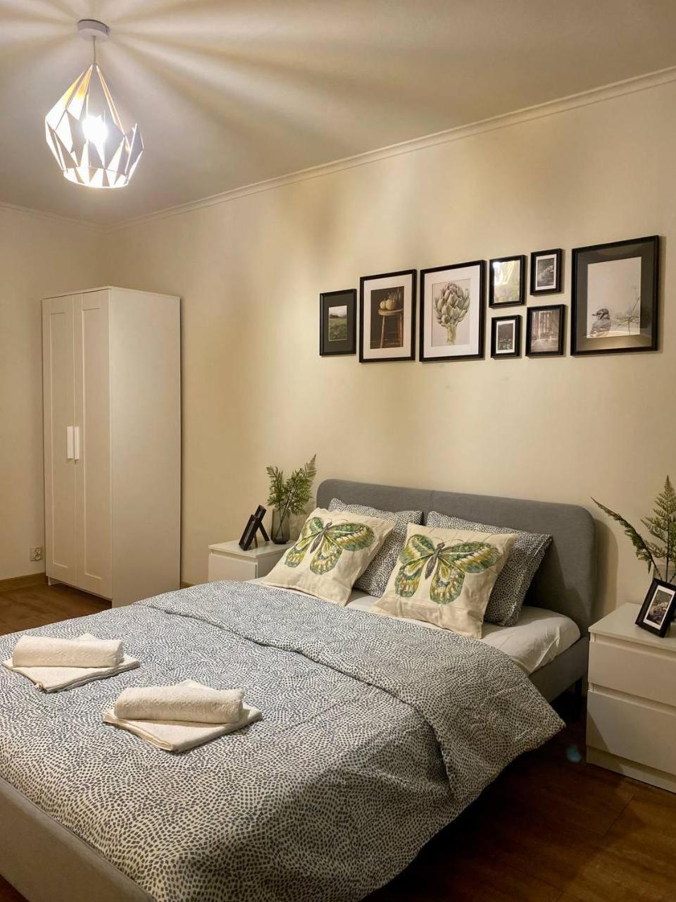 Halby Rooms Rondo Onz Варшава Экстерьер фото